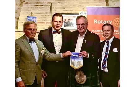 Les représentants de notre club aux côtés du nouveau Président du Rotary international Gordon R. McINALLY