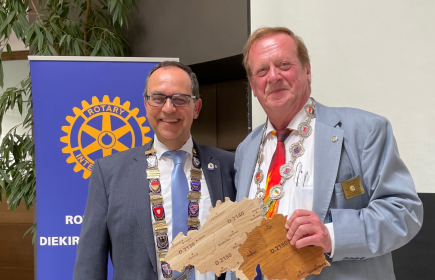 Le Président Georges Thielen du RC Diekirch-Ettelbruck et le Gouverneur Jos Faber du district D2160