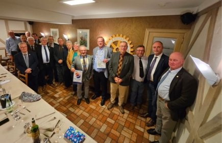 visite annuelle du Gouverneur de District - 
Notre gouverneur Jos Faber et les membres du club présents